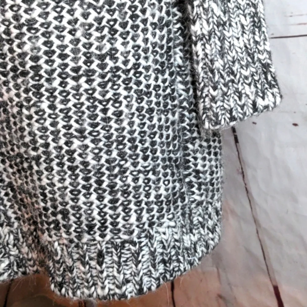 Women's Black and White Express Wool‎ Alpaca Open Long Cardigan Medium Large